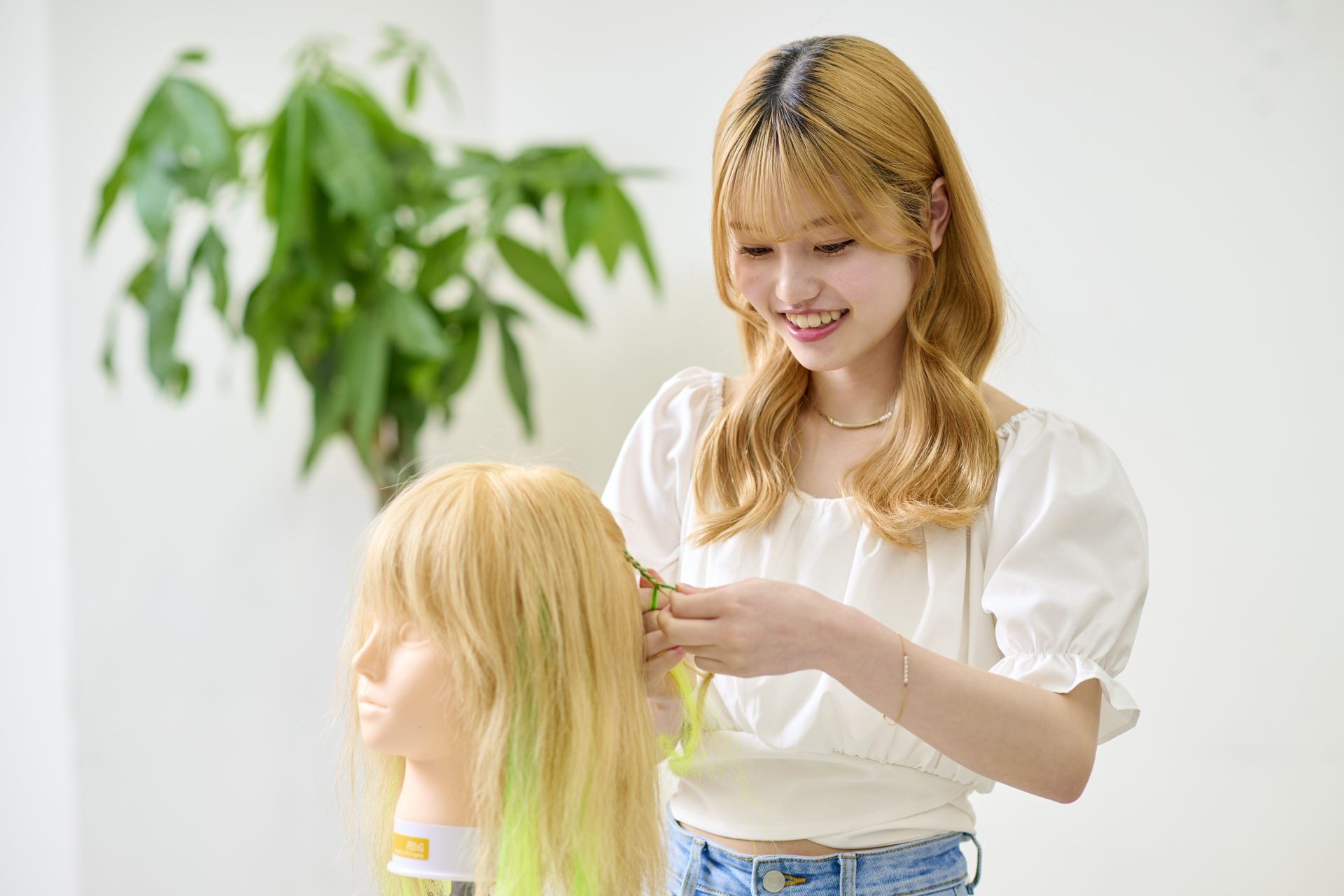 ヘアメイク体験<br>8月9日(土)<br>10:00~11:30