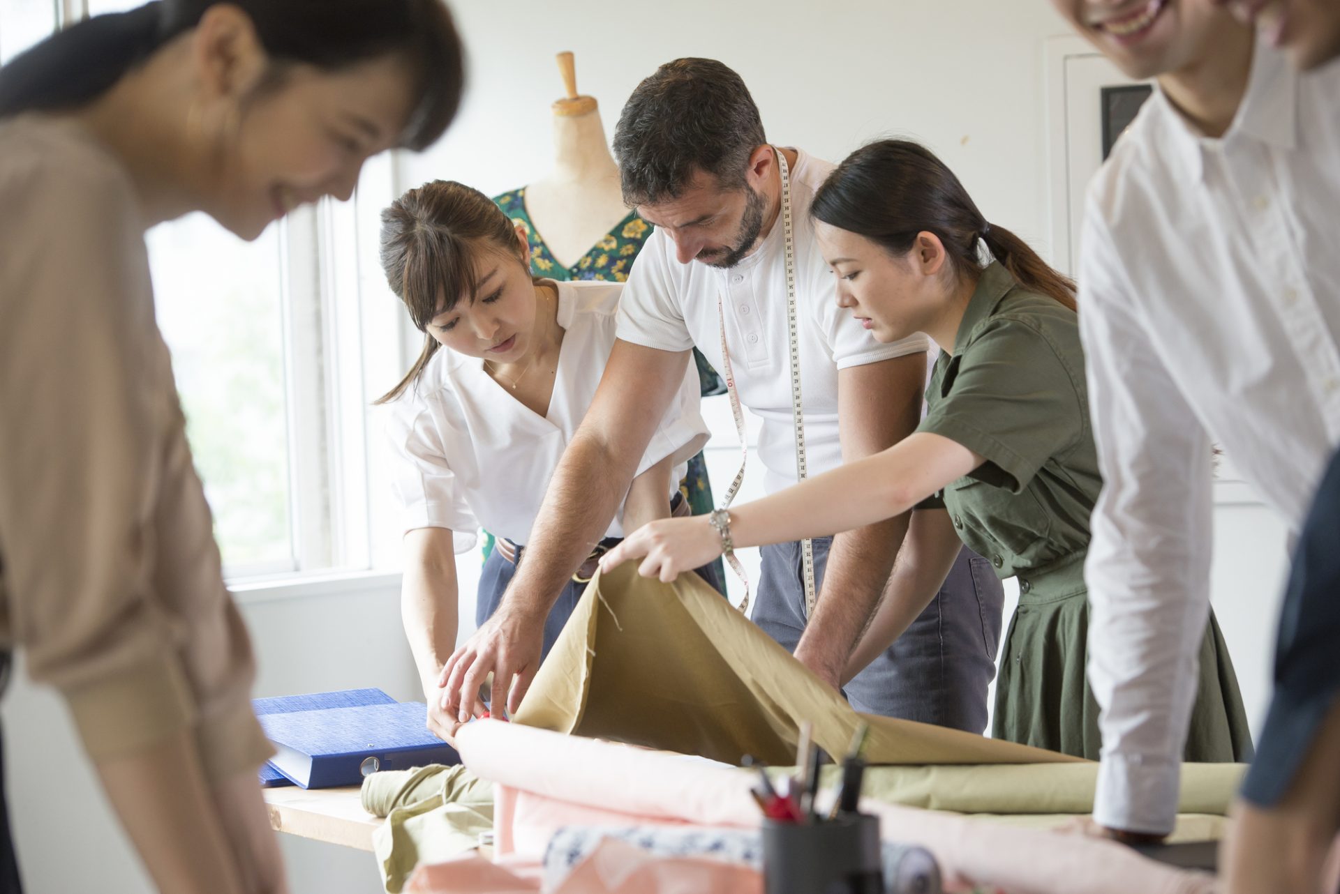 ファッションデザイン体験<br>3月28日（土）<br>10:00～15:00（予定）