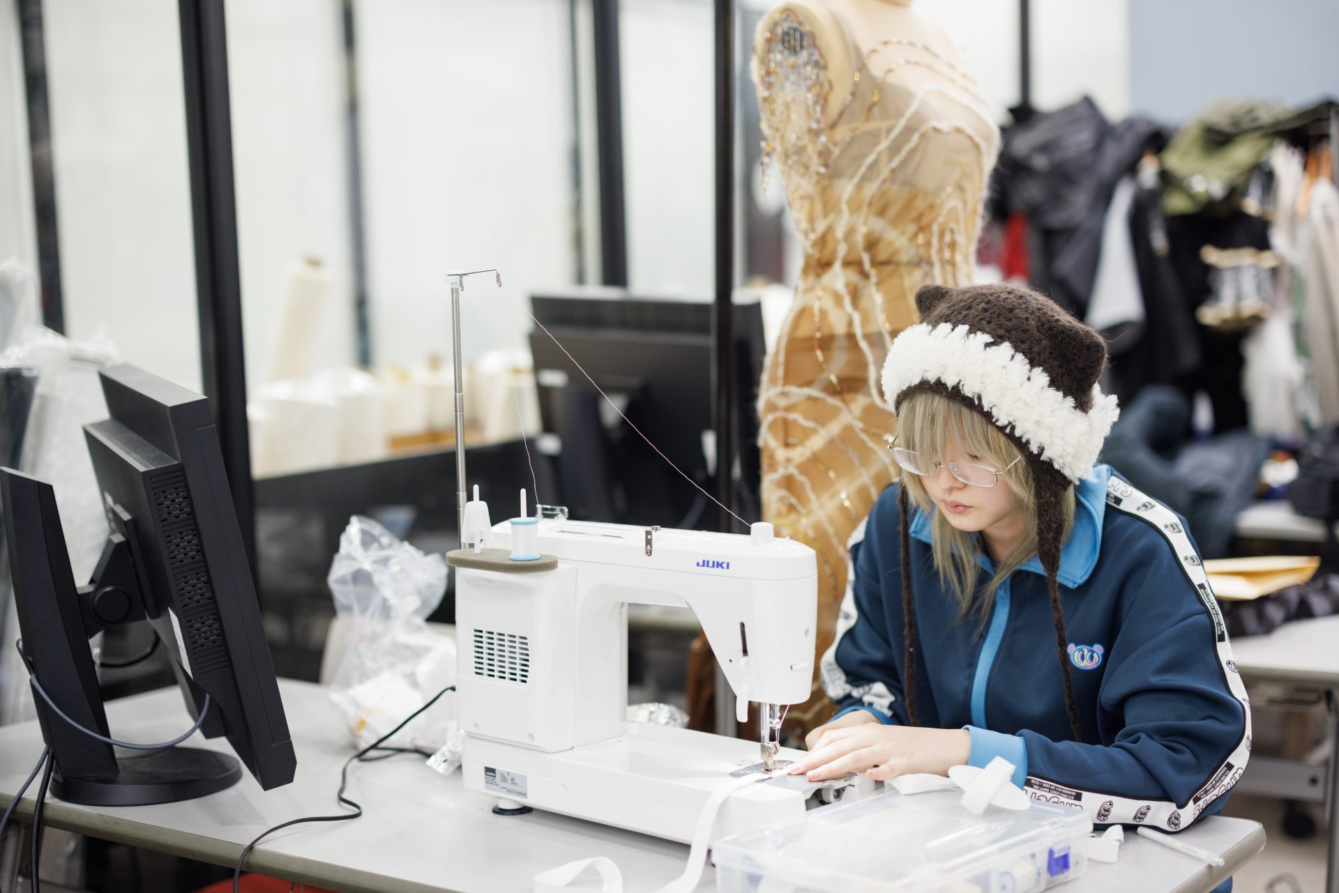 ファッションデザイン体験<br>4月18日（土）<br>10:00～11:30